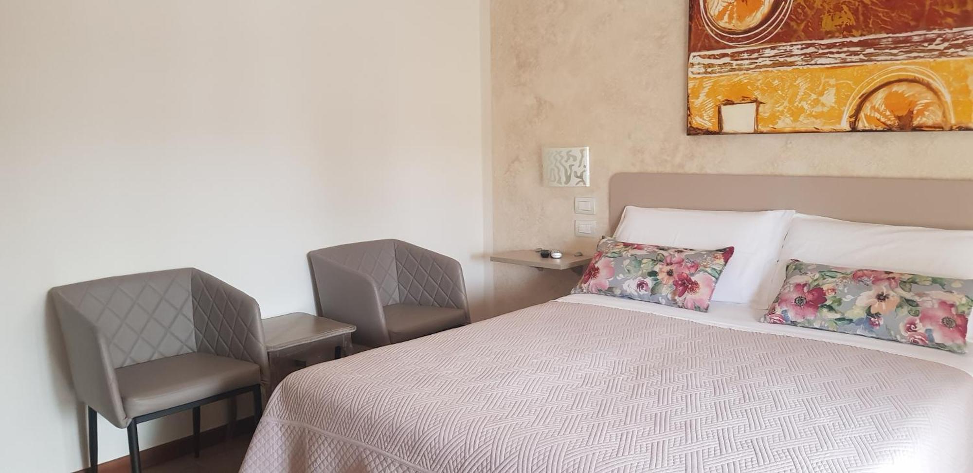 Hotel Margherita Meuble Sirmione Quarto foto