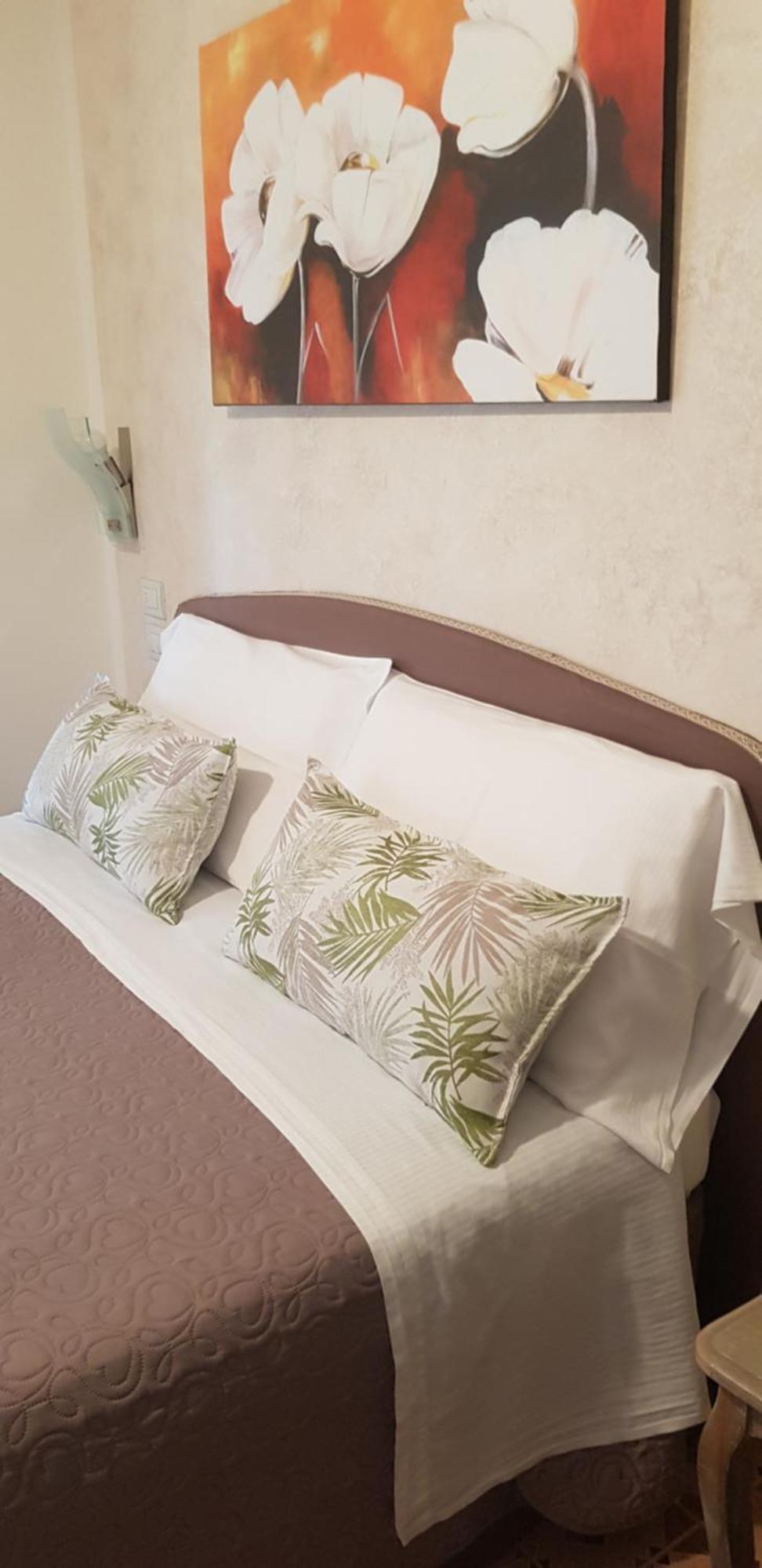 Hotel Margherita Meuble Sirmione Quarto foto